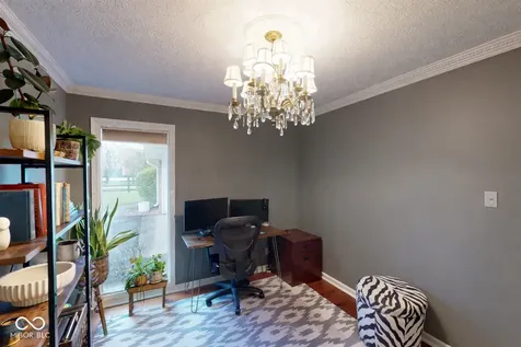 825 Mulberry Street Zionsville IN 46077