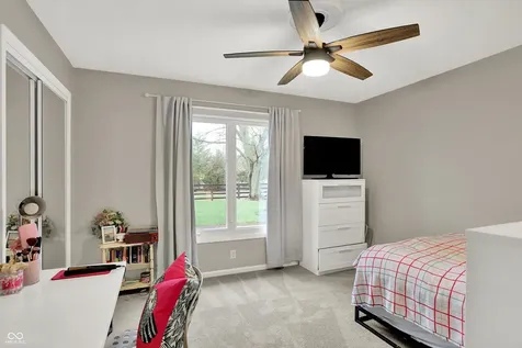 825 Mulberry Street Zionsville IN 46077
