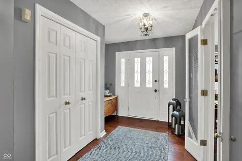 825 Mulberry Street Zionsville IN 46077