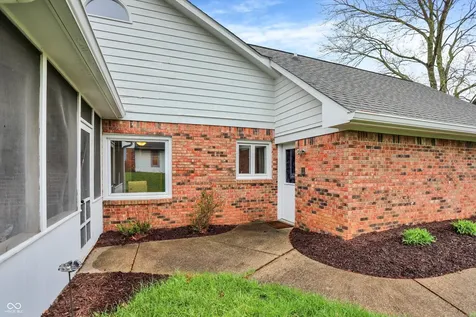 825 Mulberry Street Zionsville IN 46077