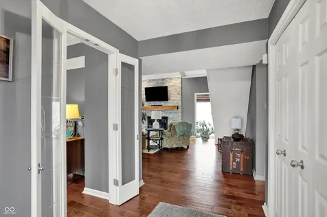 825 Mulberry Street Zionsville IN 46077