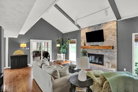 825 Mulberry Street Zionsville IN 46077