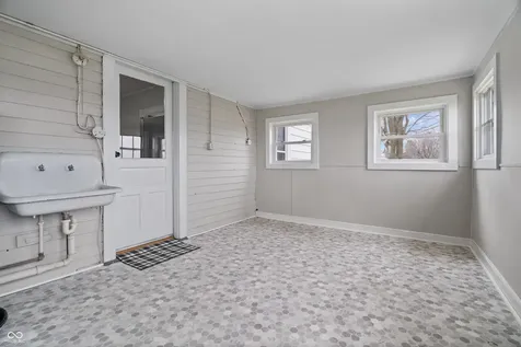 6015 N 50 E Fortville IN 46040