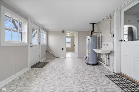 6015 N 50 E Fortville IN 46040