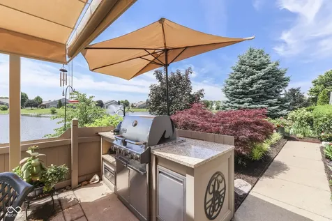 7386 Lake Lakota Place Indianapolis IN 46217