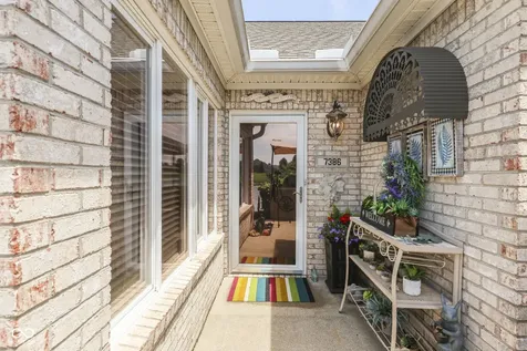 7386 Lake Lakota Place Indianapolis IN 46217