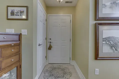 7386 Lake Lakota Place Indianapolis IN 46217