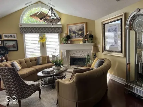 7386 Lake Lakota Place Indianapolis IN 46217