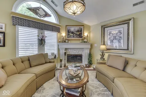 7386 Lake Lakota Place Indianapolis IN 46217