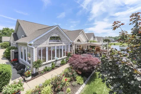 7386 Lake Lakota Place Indianapolis IN 46217