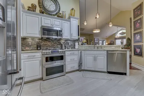7386 Lake Lakota Place Indianapolis IN 46217