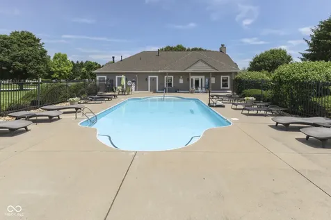 7386 Lake Lakota Place Indianapolis IN 46217