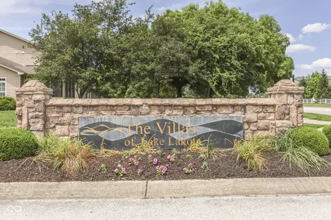7386 Lake Lakota Place Indianapolis IN 46217