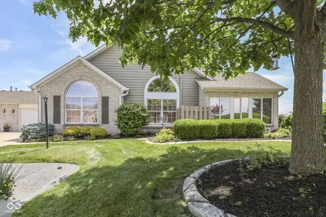 7386 Lake Lakota Place Indianapolis IN 46217