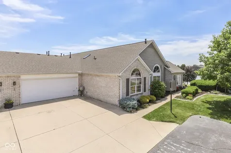 7386 Lake Lakota Place Indianapolis IN 46217