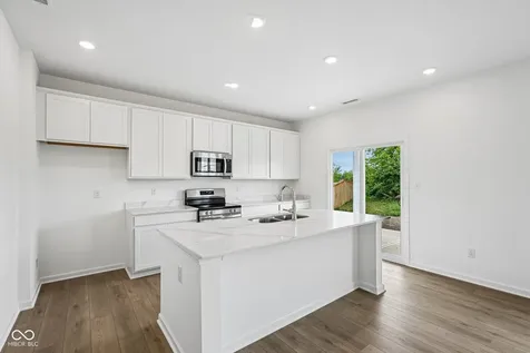 6681 W Sailboat Drive Greenfield IN 46140