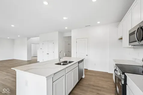 6681 W Sailboat Drive Greenfield IN 46140