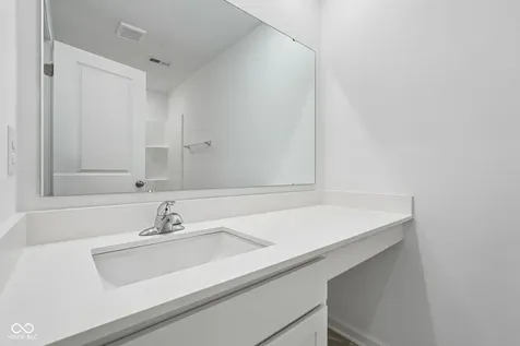 6681 W Sailboat Drive Greenfield IN 46140