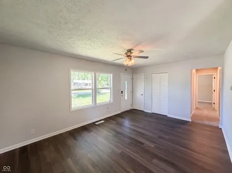 217 Crestwood Drive New Whiteland IN 46184