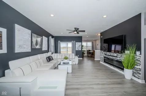 1565 Sadler Way Avon IN 46123