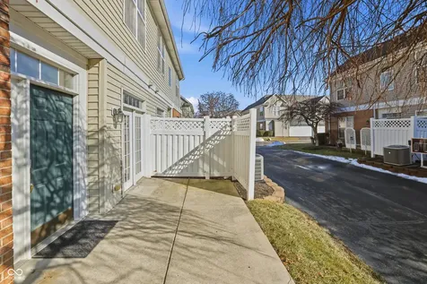 2380 Colfax Lane Indianapolis IN 46260