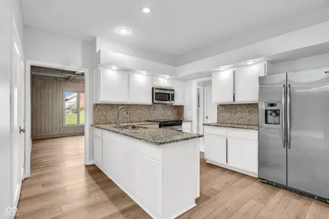 958 Tamarack Circle North Drive Indianapolis IN 46260