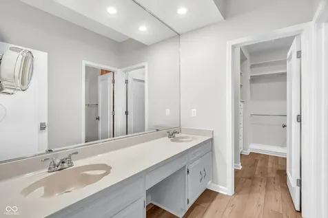 958 Tamarack Circle North Drive Indianapolis IN 46260