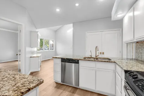 958 Tamarack Circle North Drive Indianapolis IN 46260
