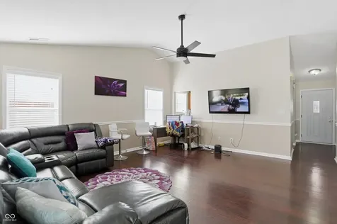 7039 Ira Court Indianapolis IN 46217