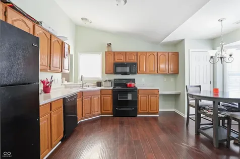 7039 Ira Court Indianapolis IN 46217