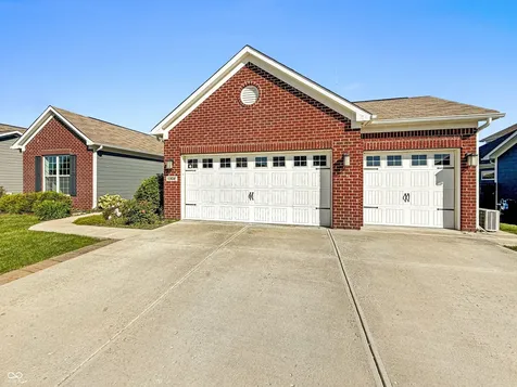 1302 Old Market Square Greenwood IN 46143