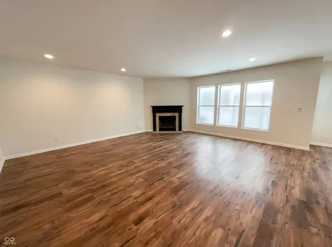 1302 Old Market Square Greenwood IN 46143