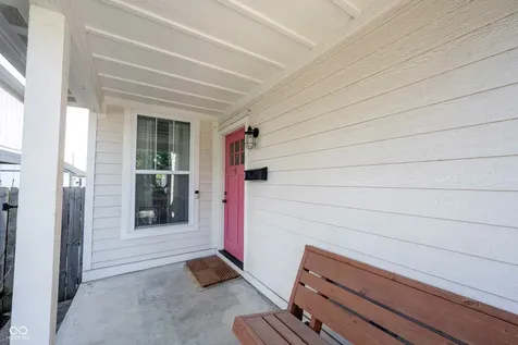 267 Iowa Street Indianapolis IN 46225