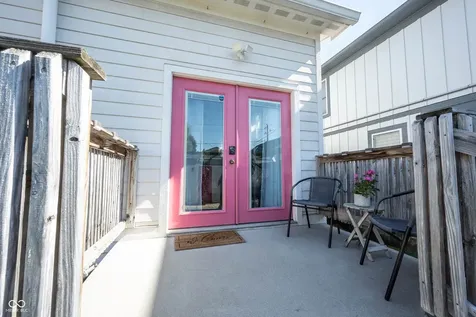 267 Iowa Street Indianapolis IN 46225
