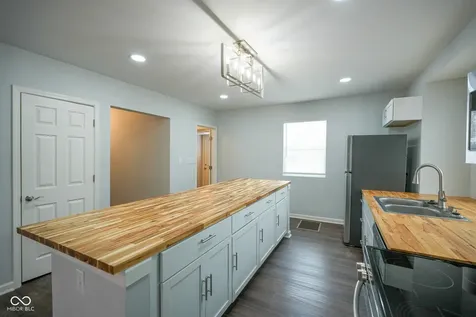 1644 E Southern Avenue Indianapolis IN 46203