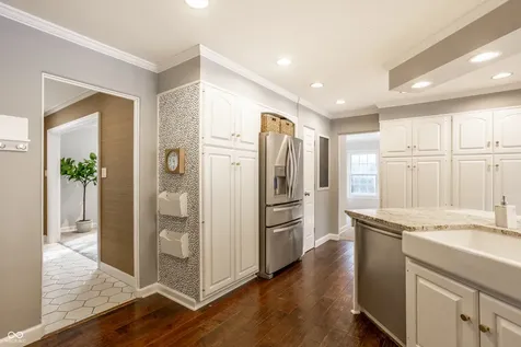6930 Oak Lane Indianapolis IN 46220