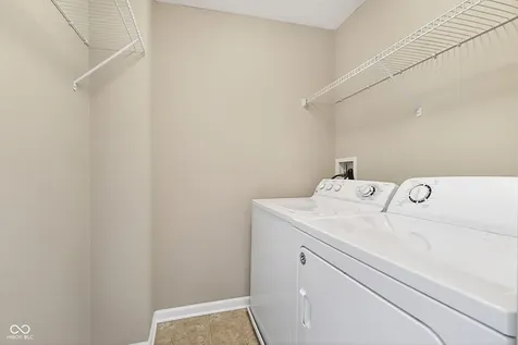 6335 Schooler Drive Whitestown IN 46075