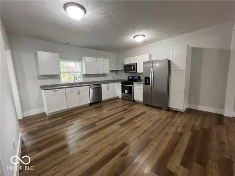 307 E Wall Street Advance IN 46102