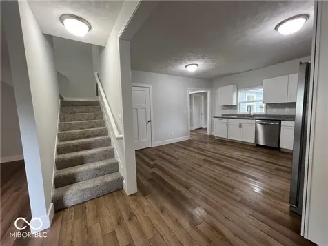 307 E Wall Street Advance IN 46102
