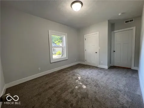 307 E Wall Street Advance IN 46102