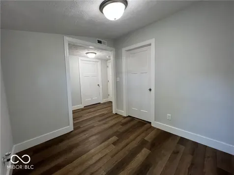 307 E Wall Street Advance IN 46102