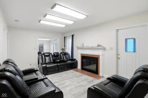 1109 N Shadeland Avenue Indianapolis IN 46219
