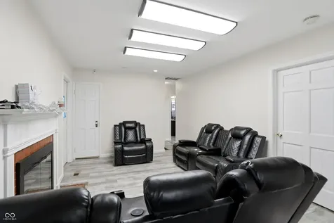 1109 N Shadeland Avenue Indianapolis IN 46219