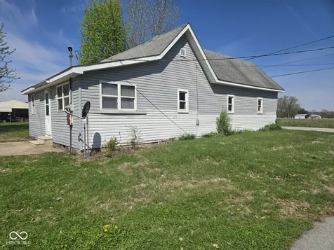 691 E Middle Street Rosedale IN 47874