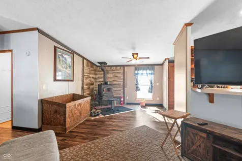 8813 W 750 N Commiskey IN 47227