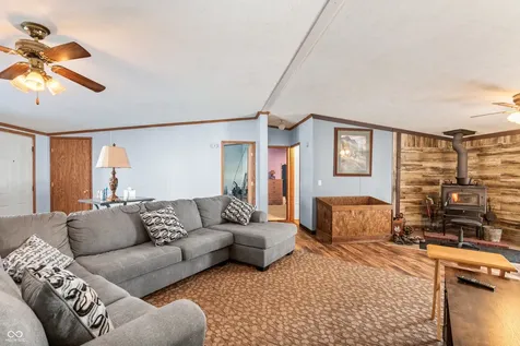 8813 W 750 N Commiskey IN 47227