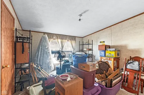 8813 W 750 N Commiskey IN 47227