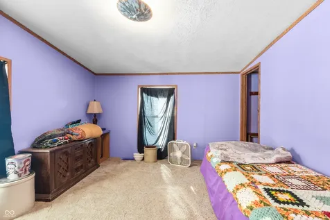 8813 W 750 N Commiskey IN 47227