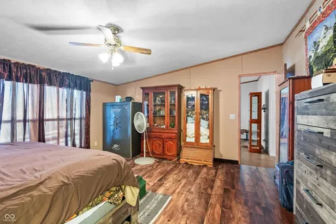 8813 W 750 N Commiskey IN 47227