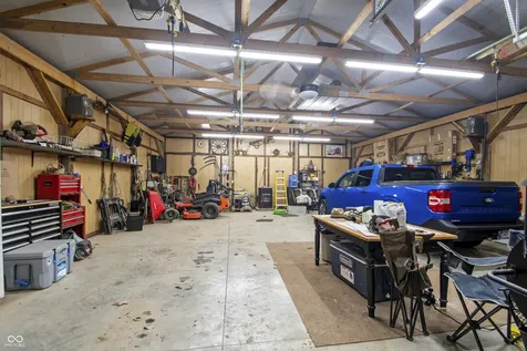 8813 W 750 N Commiskey IN 47227